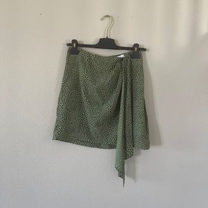 Green print mini skirt